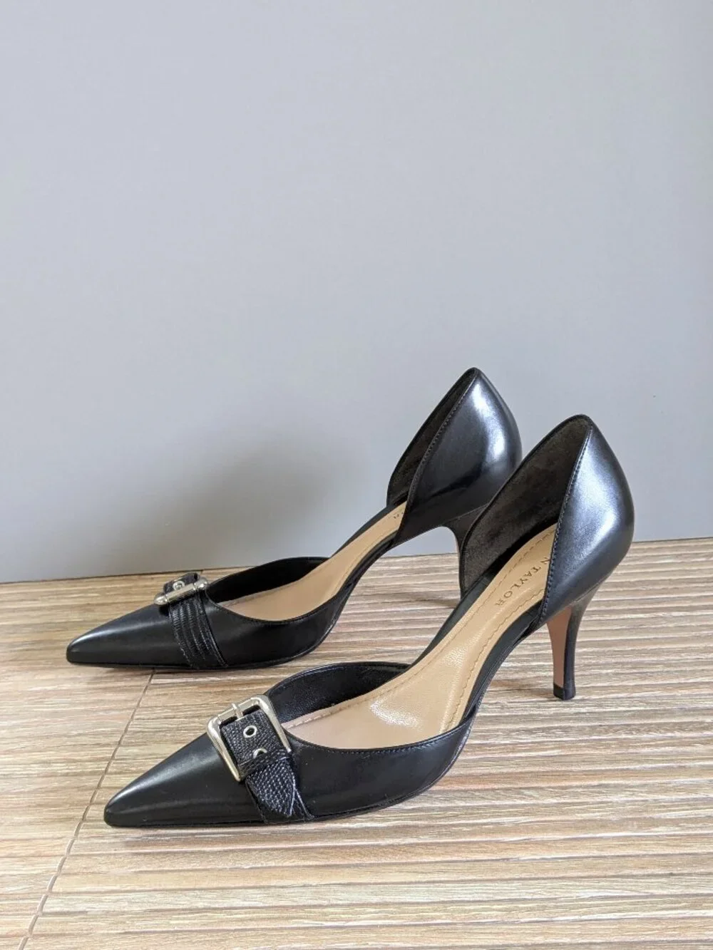 NWOB Ann Taylor Leather pointed-toe Pumps Black 6.5